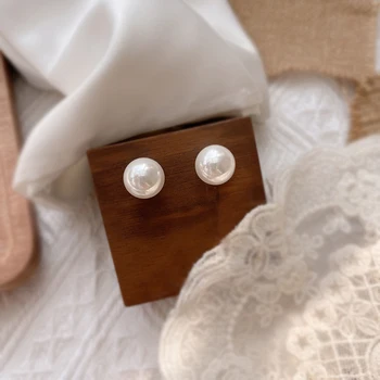 Fehér kerek gyöngy fülbevaló utánzat nőknek Elegáns romantikus temperamentum Brincos fülékszer kiegészítők Esküvői ajándék